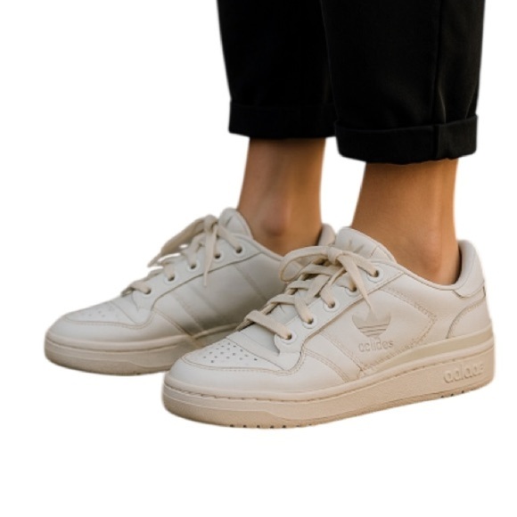 Adidas Forum Bold Sneakers Triple White Basketball 80’s Retro Athletic Size 8.5 - Picture 1 of 12